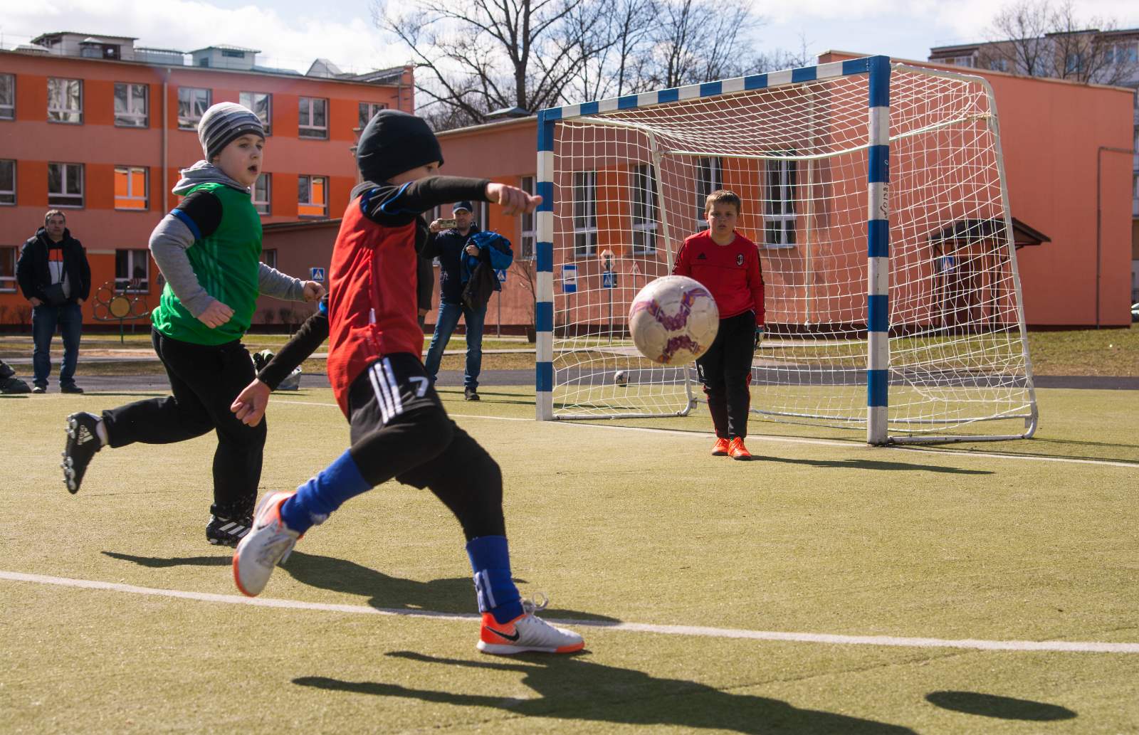 Детская футбольная школа: воспитание чемпионов и развитие талантов